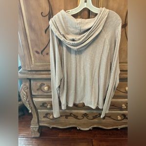 Tan pull over never worn